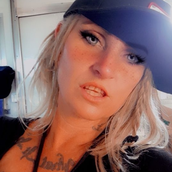 Meet your Posher, Crystal - Picture 3 of 16